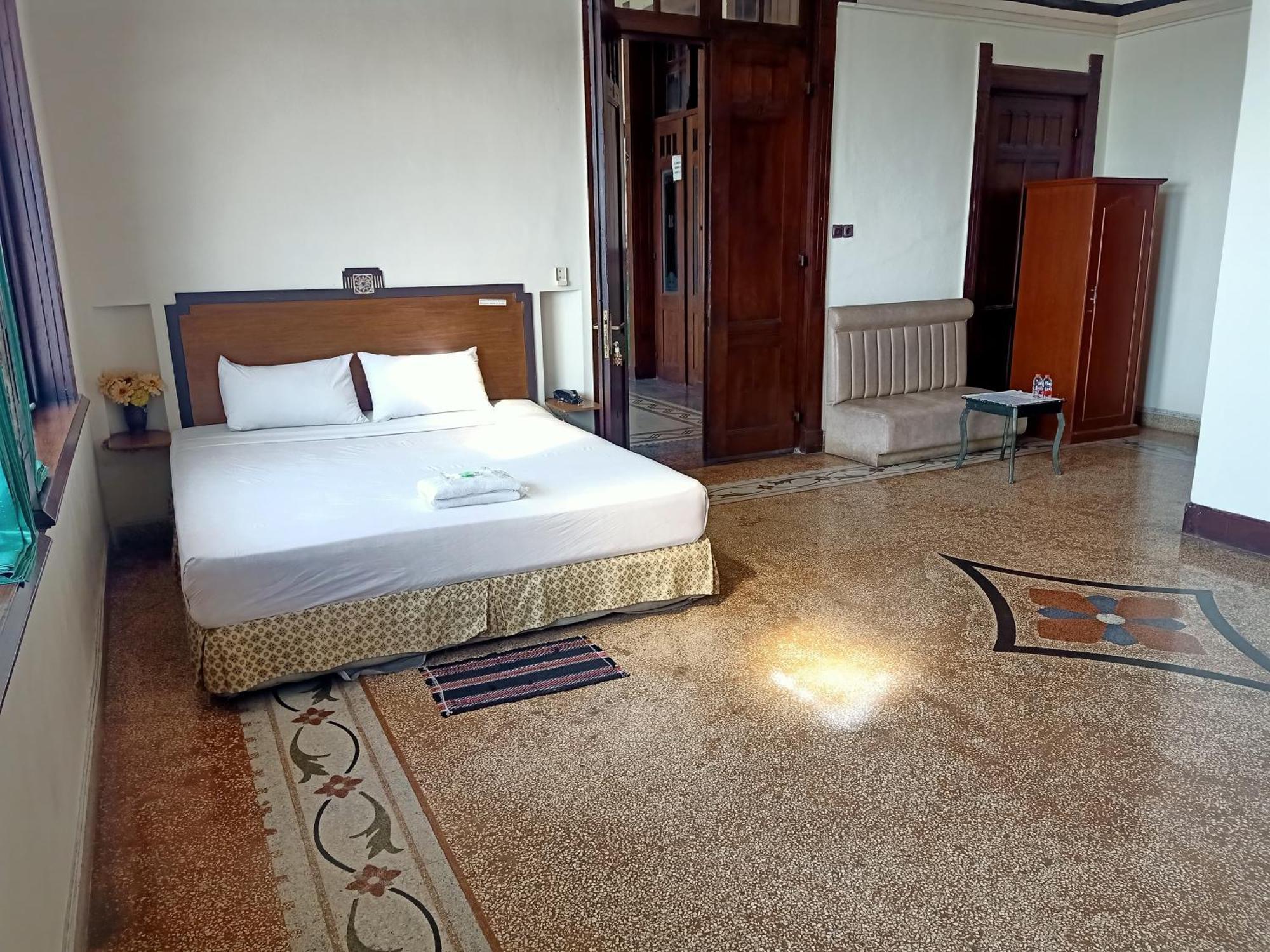 Hotel Niagara 拉旺 外观 照片
